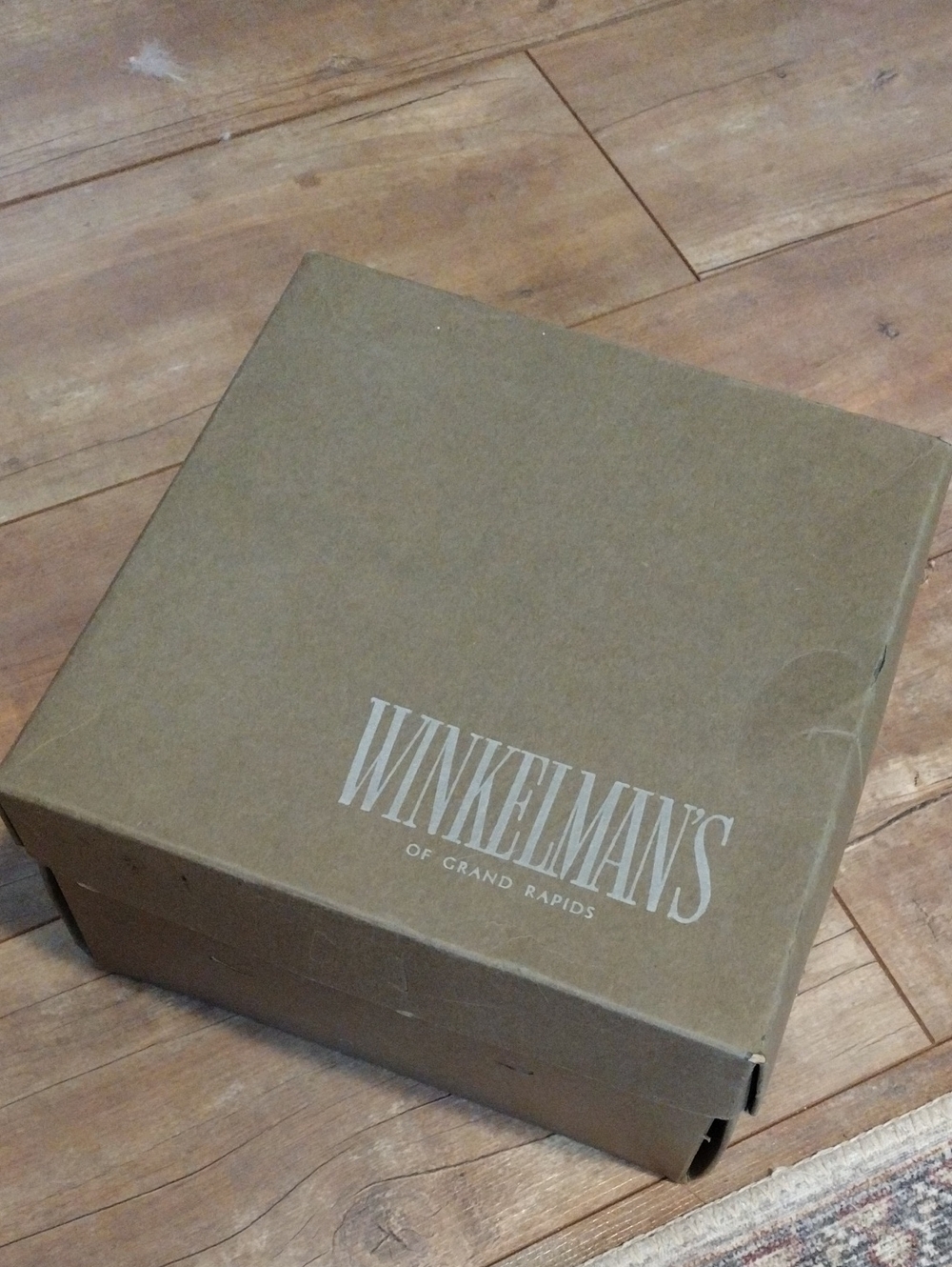 Vintage Box Collection - Picture 2 of 10